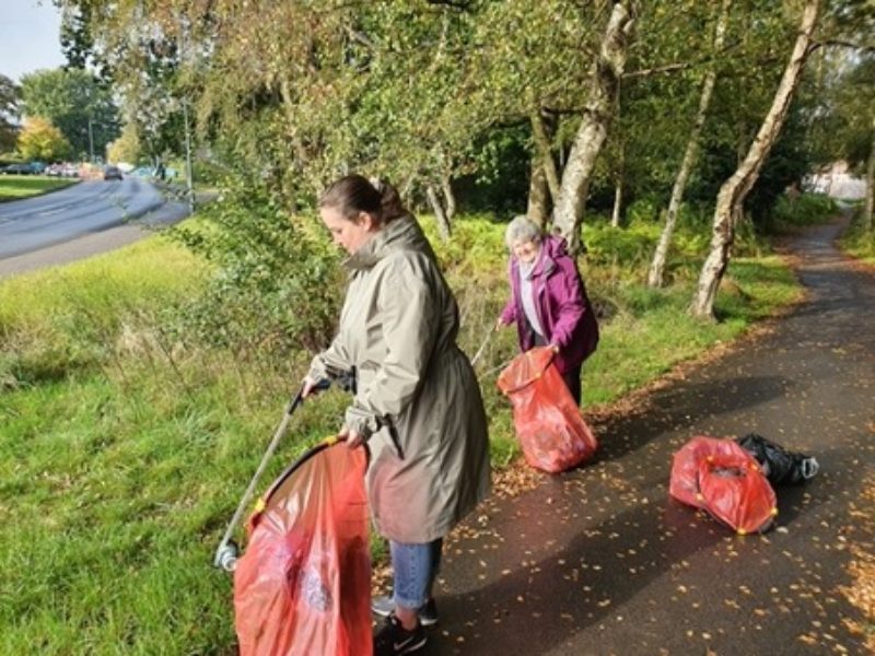 Labour Councillors supporting the litter pick